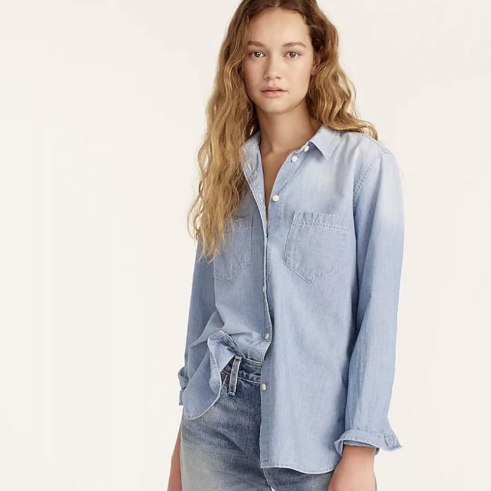 J Crew Women’s Washed Blue Chambray 100% Cotton Classic Fit Shirt Size 4 BNWT!
